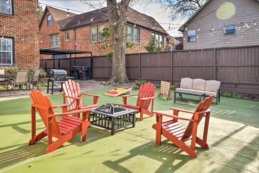 Elite Home with Fire Pit, Grill, Patio and Hot Tub!