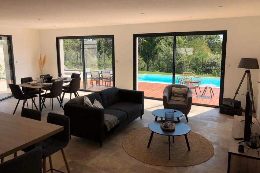 House With Piscine At The Gates Of Avignon