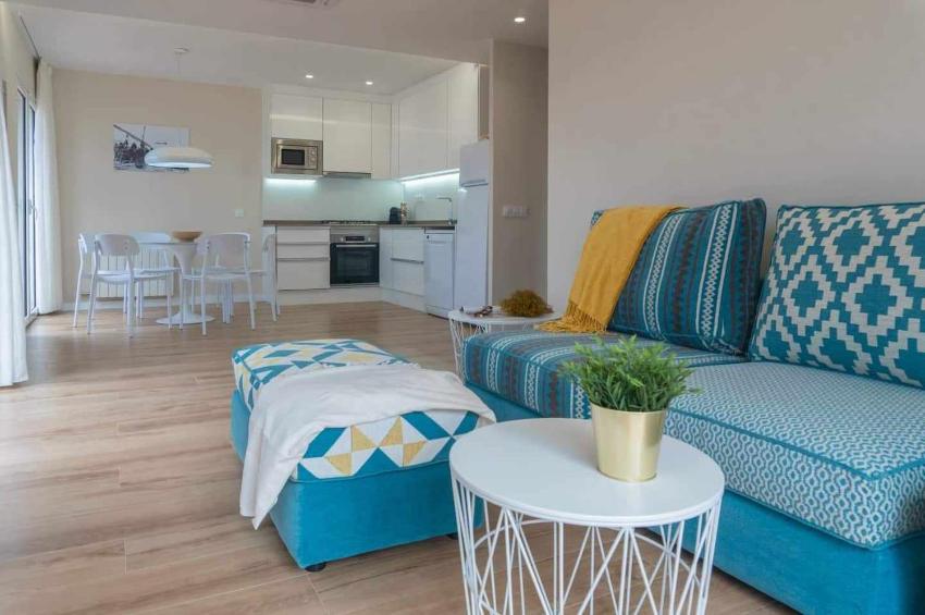 ÁTICO LA ESCALA apartamento en primera línea de mar