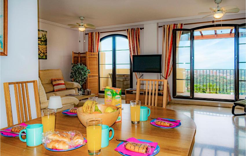 Nice apartment in Benahavis with 2 Bedrooms, WiFi and Swimming pool