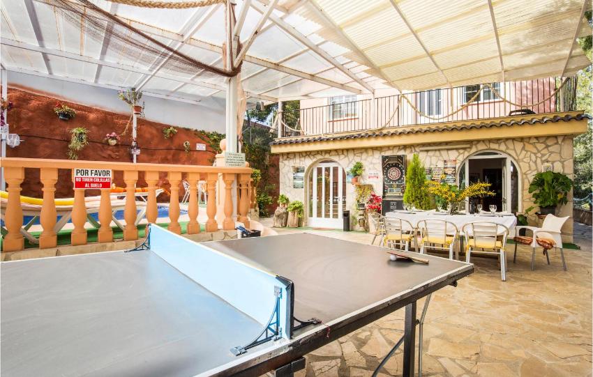 Amazing home in Totana with 5 Bedrooms, WiFi and Private swimming pool