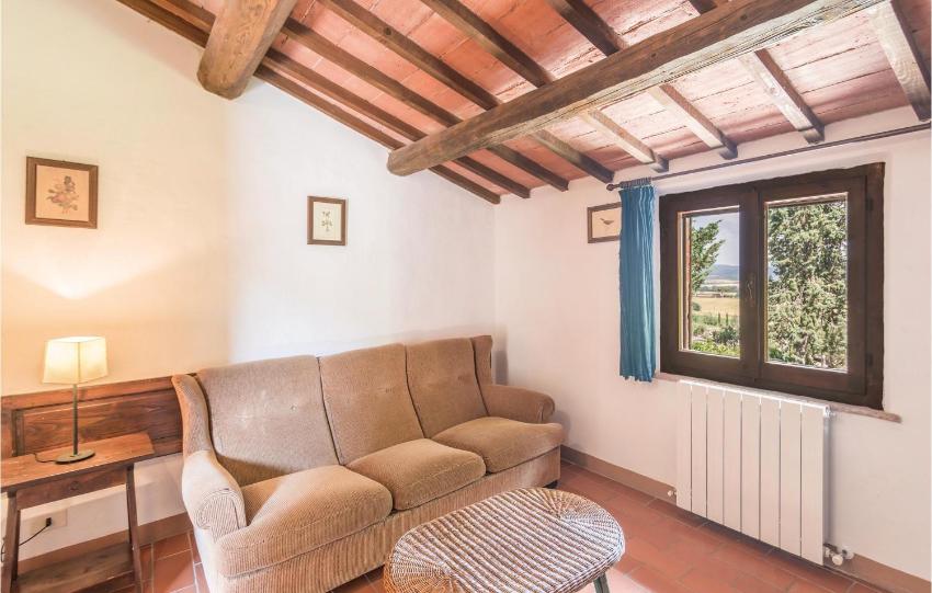 Stunning apartment in Castiglione d,Lago PG with 2 Bedrooms, WiFi and Outdoor swimming pool
