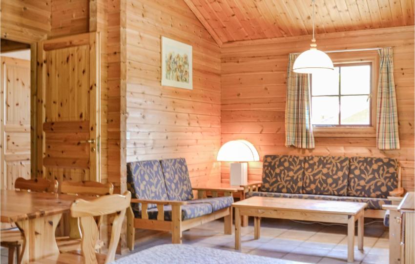 Stunning home in Mauroux with 3 Bedrooms, WiFi and Outdoor swimming pool