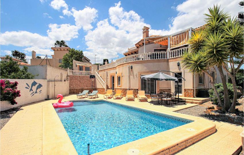 Nice home in San Miguel de Salinas with 6 Bedrooms, WiFi and Outdoor swimming pool