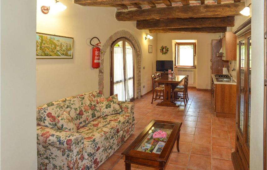 Amazing home in Cagli with 4 Bedrooms, Internet and Private swimming pool
