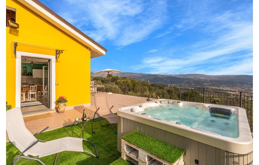 Awesome home in Diano Marina with 1 Bedrooms, WiFi and Jacuzzi