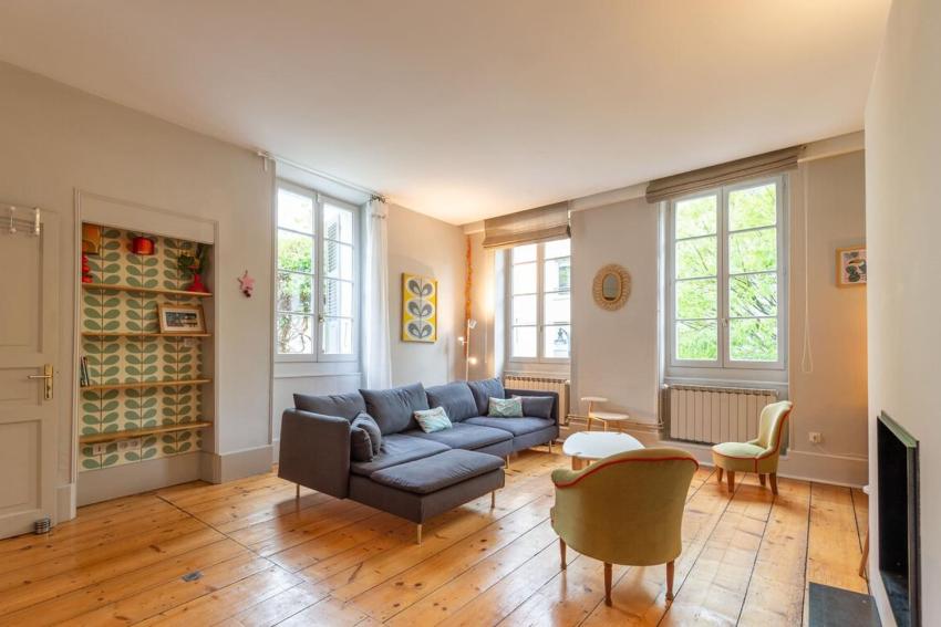 Large house for 8 people near the historic center