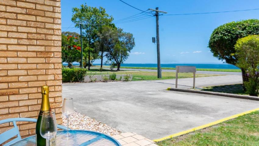 Ground Floor Couples Getaway On South