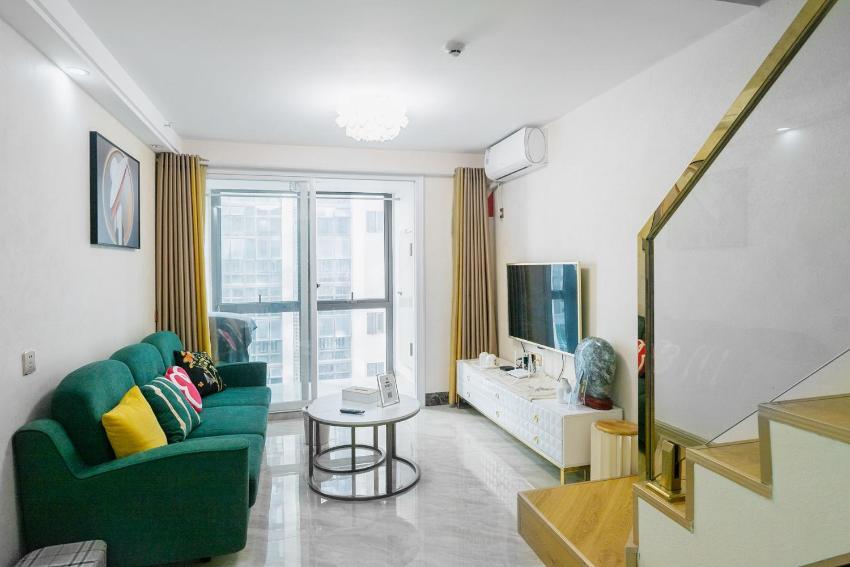 Locals Apartment House 24