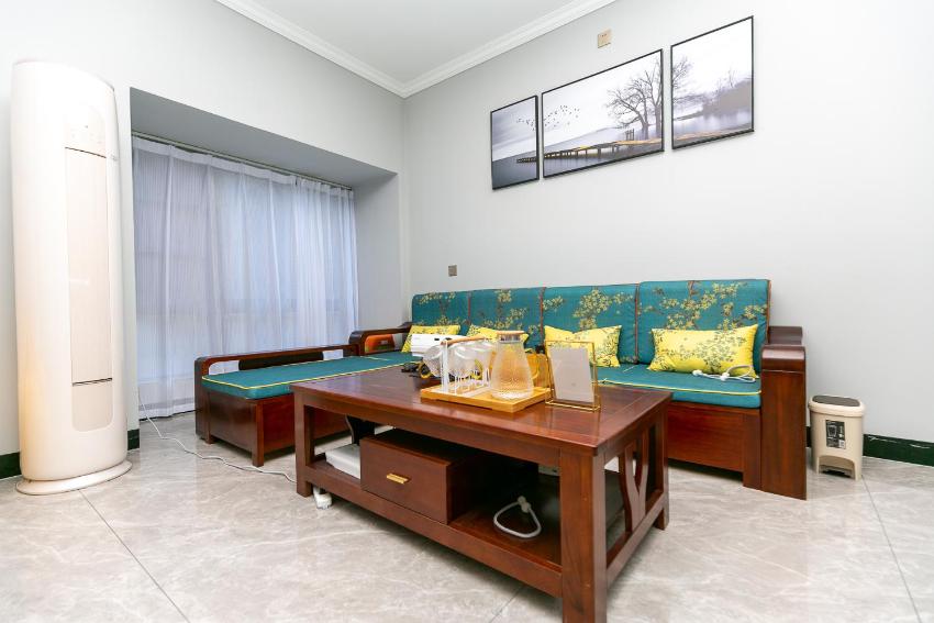 Locals Apartment Inn 04