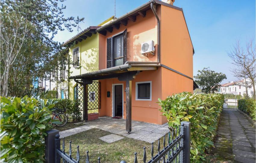 Stunning home in Isola di Albarella with WiFi and 2 Bedrooms