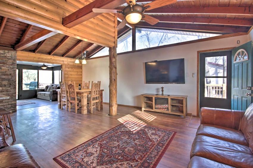 Rustic Eucha Dwelling with Balcony, Grand Lake Views