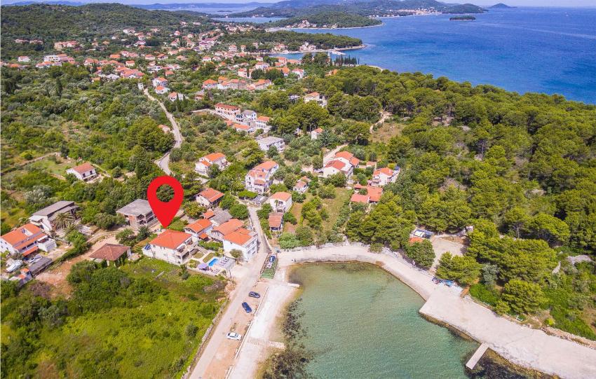 Beautiful apartment in Zdrelac with WiFi and 2 Bedrooms