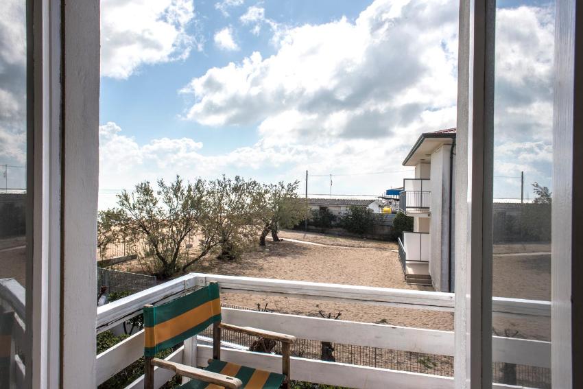 M150 - Marcelli, bilocale direttamente sulla spiaggia