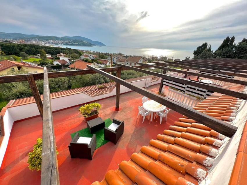VILLA AGROPOLI CON TERRAZZA VISTA MARE