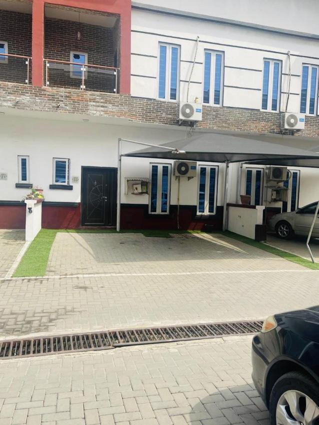 Charming 3-Bed House in Lekki