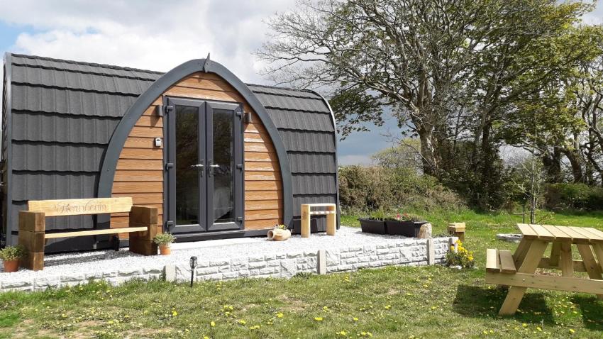 Hornbeam - Luxury glamping pod Laneast Cornwall