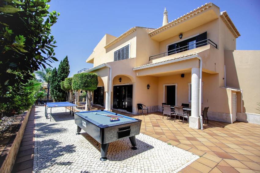 Villa Galé by GalanteVasques