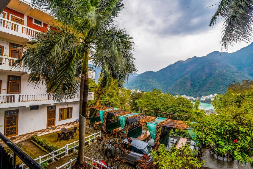 Swiss Cottage By Oscenox