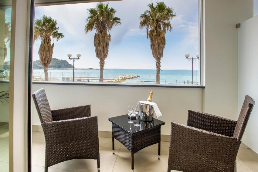 VistAmare Luxury Retreat