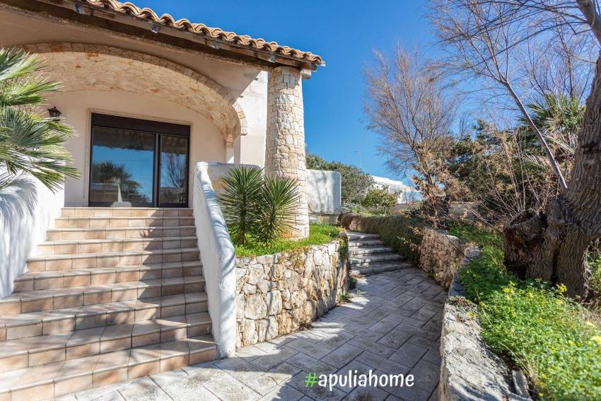 Emma's Villa fronte mare con piscina