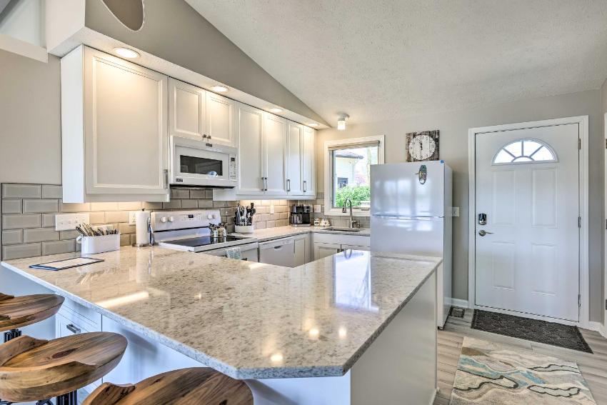 Lakefront Bellevue Home Private Beach and Dock!