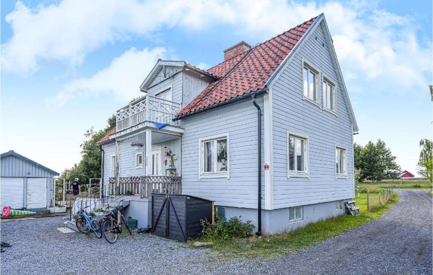 Beautiful home in Vara with Jacuzzi, WiFi and 4 Bedrooms