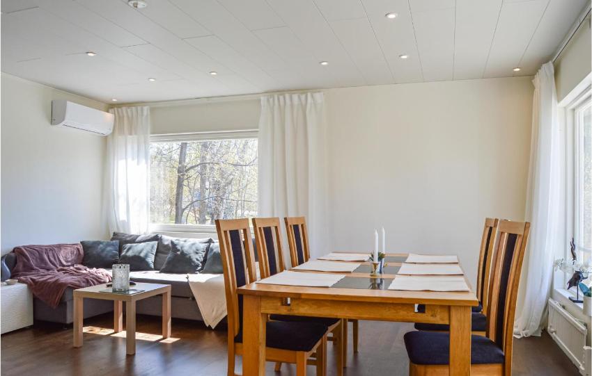 Nice home in Vrmd with 2 Bedrooms and WiFi