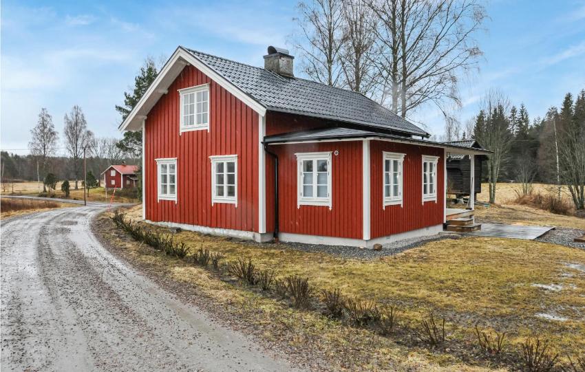 Beautiful home in rjng with 3 Bedrooms and WiFi