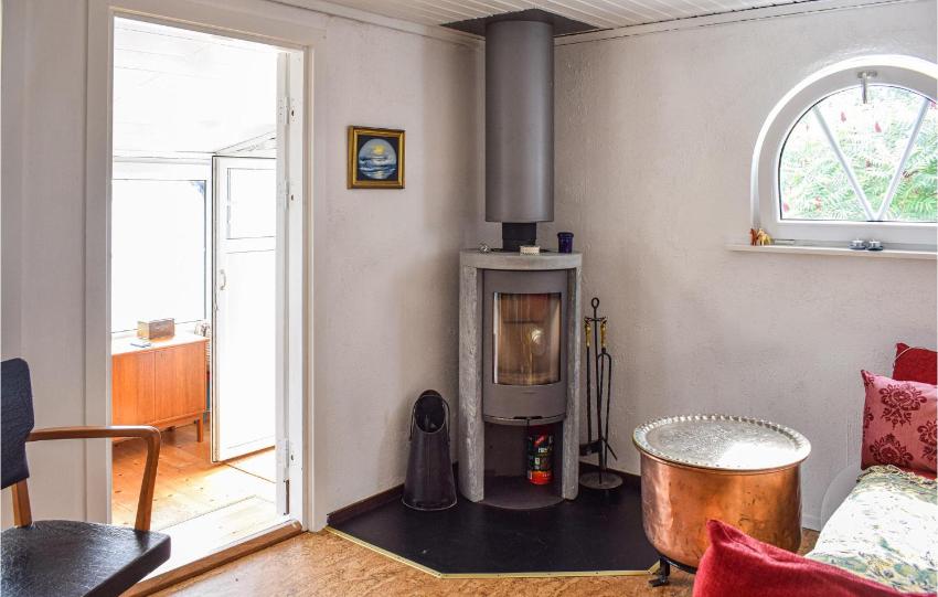 Beautiful home in Vena with 2 Bedrooms