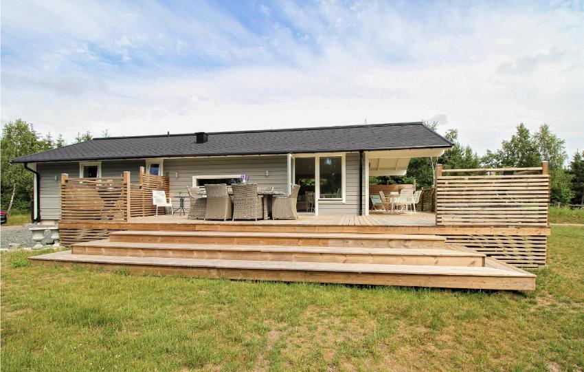 Stunning home in Munka Ljungby with 4 Bedrooms and WiFi