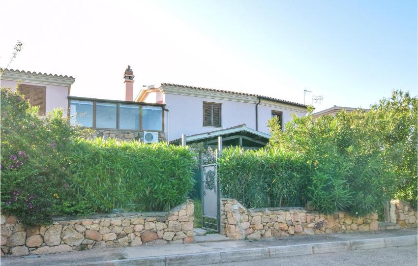 Beautiful home in San Teodoro with 2 Bedrooms