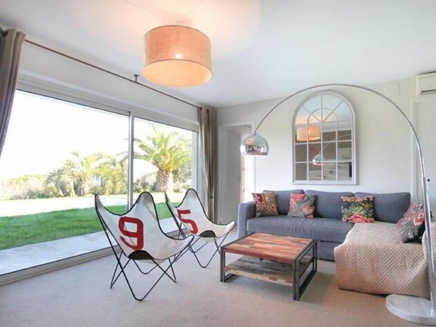 Modern holiday home in Gassin with private pool