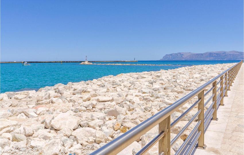 Nice home in Partinico with Outdoor swimming pool, WiFi and 3 Bedrooms