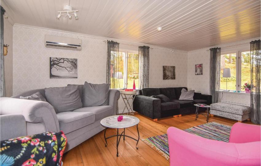 Awesome home in Hgster with 2 Bedrooms and WiFi