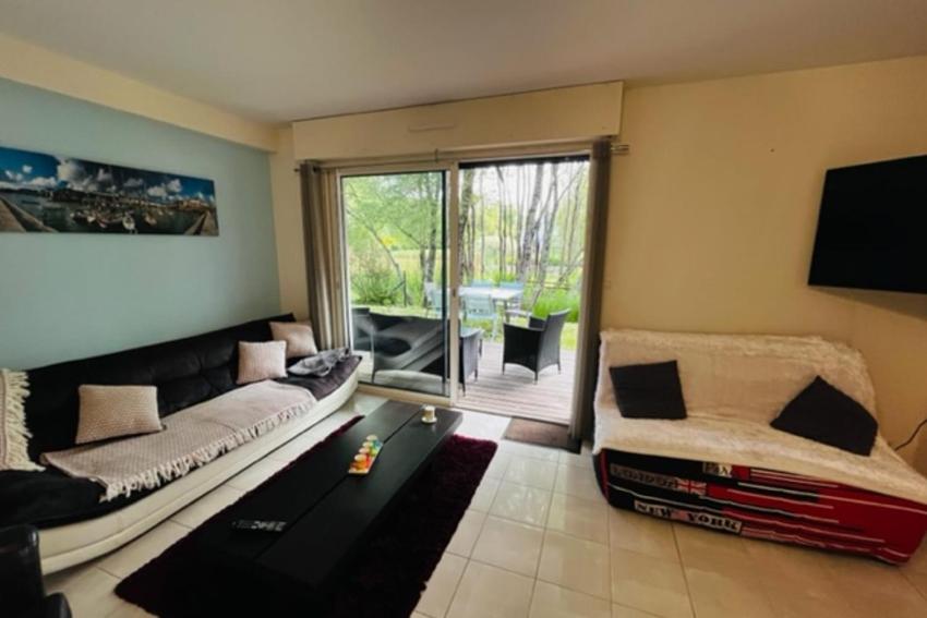 72m With Terrace And Garden Center Of Baden