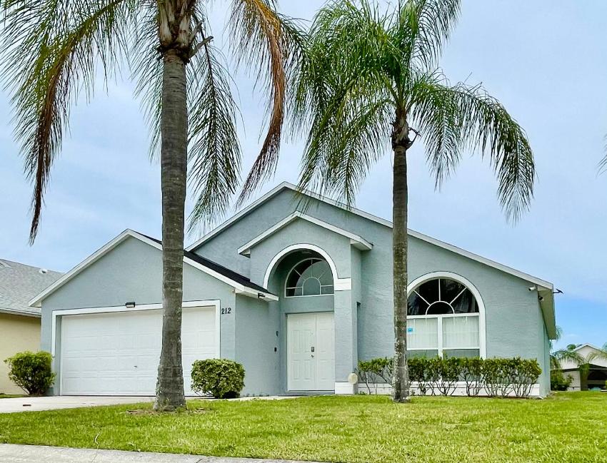 Fabulous 4 Bedrooms Villa 3 Bath with Private Pool 15 Min to Disney