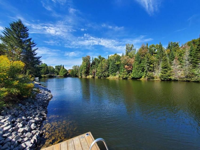 River Cottage, Canoe, Kayaks, Hot Tub, Relaxation