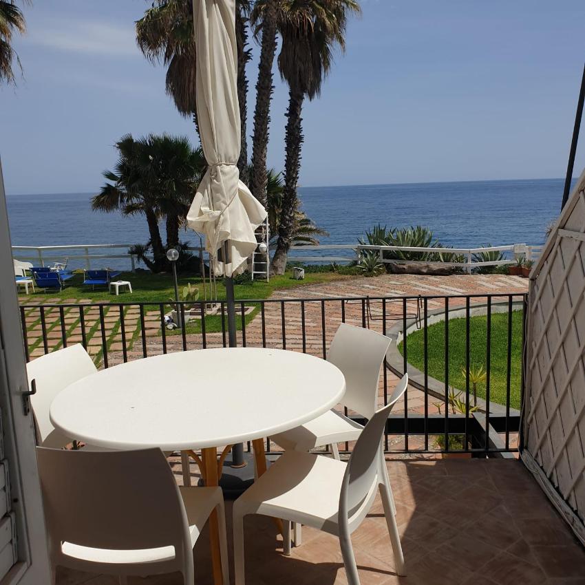 Apartment Lovely on the sea