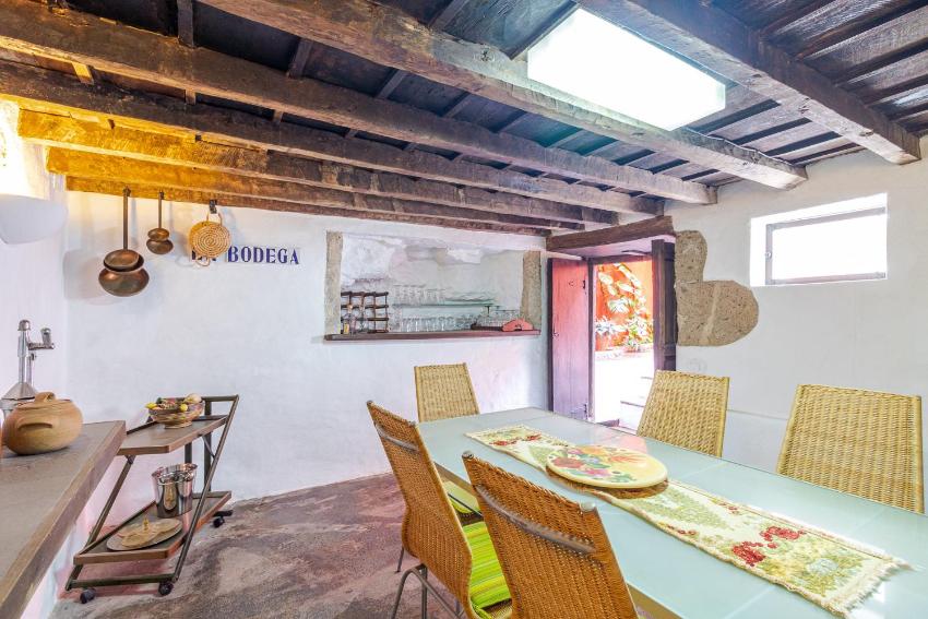 Flatguest Amiga Mia - Traditional House