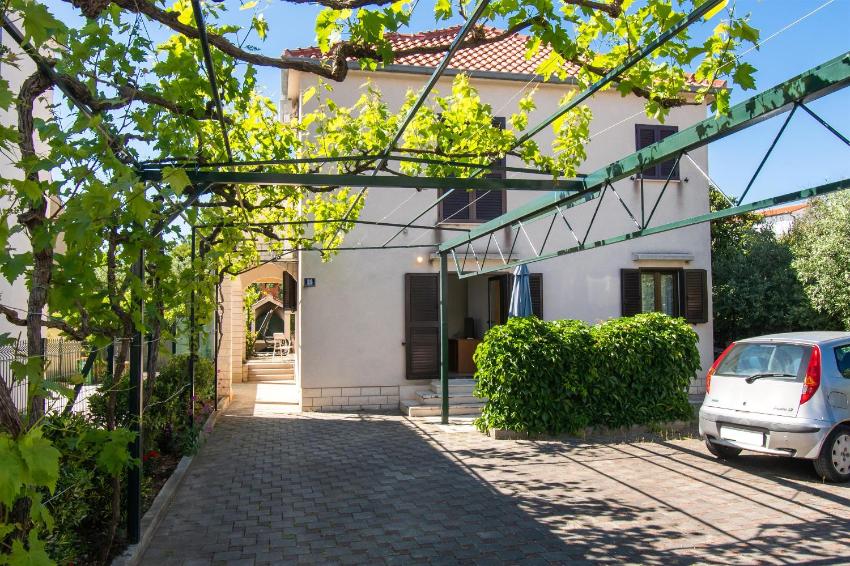 Apartments Goran near the beach