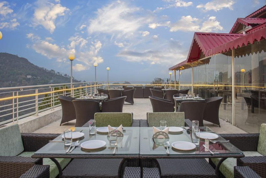 Pine Hills Resorts Kasauli Barog