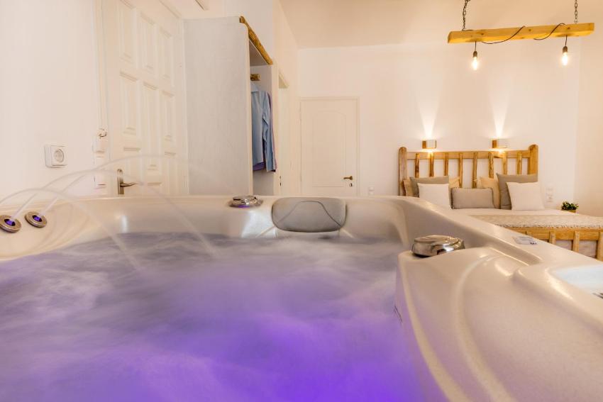 Aqua Naxos Apartments & Suites