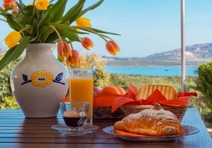 Roccabianca Rooms & Studios