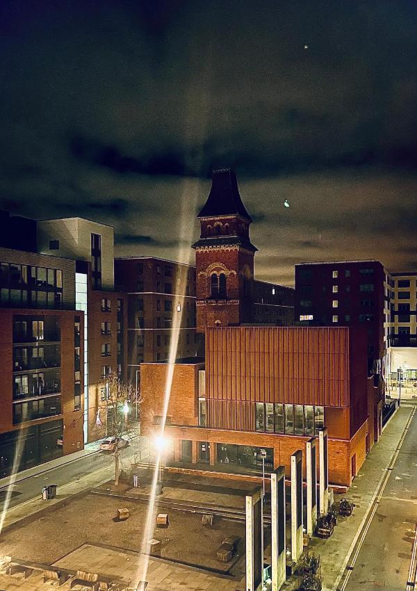 Contemporary Ancoats Penthouse with large private terrace and hot tub