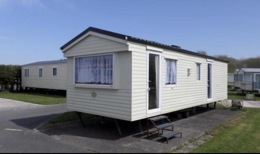 Lovely 2 bedroom static caravan Brean Somerset