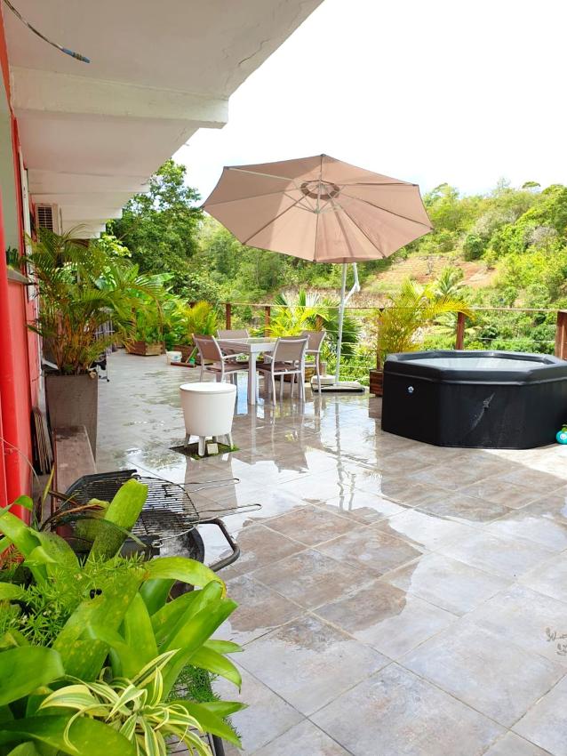 Studio avec jardin et wifi a Les Abymes