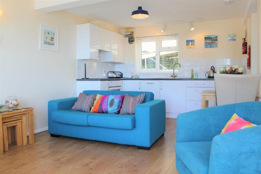 Stunning Sea Views from this Cosy 1 Bedroom Single-Storey Apartment