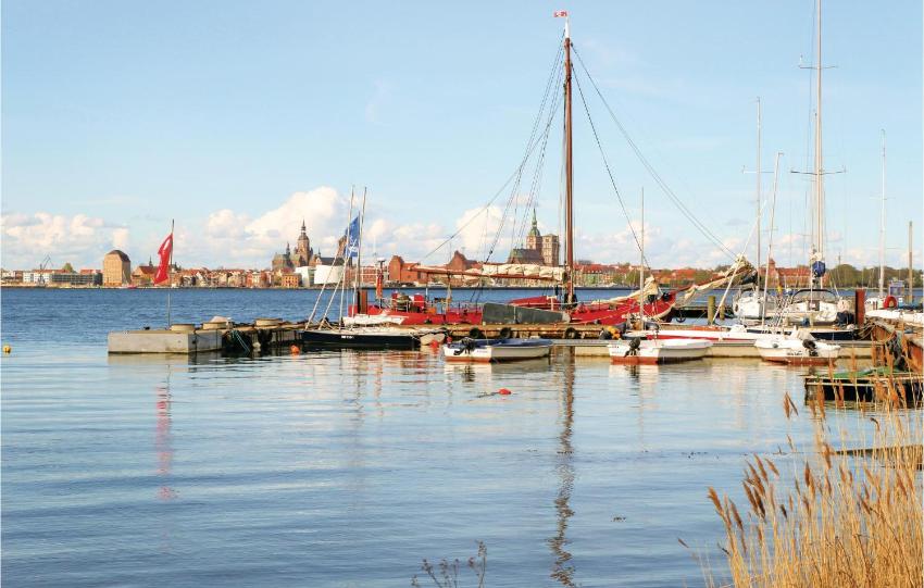 Two-Bedroom Holiday Home in Altefahr/Rugen