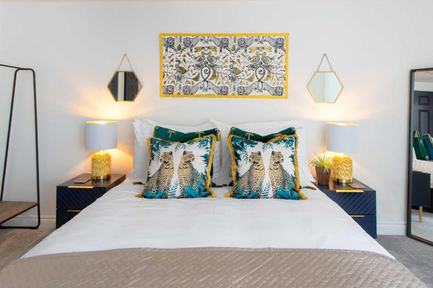 Heart of Barbican 5 bedroom 4 bathroom Boutique House with roof terrace